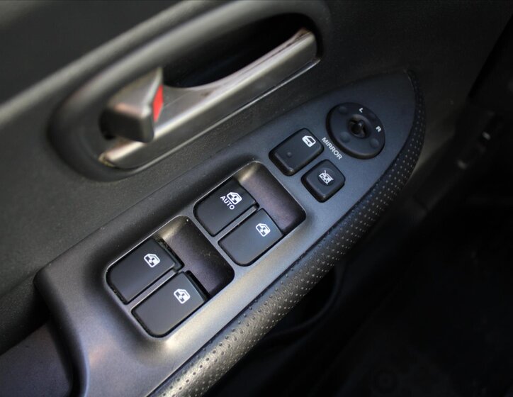 KIA Carens MPV 2,0 l 100 kw