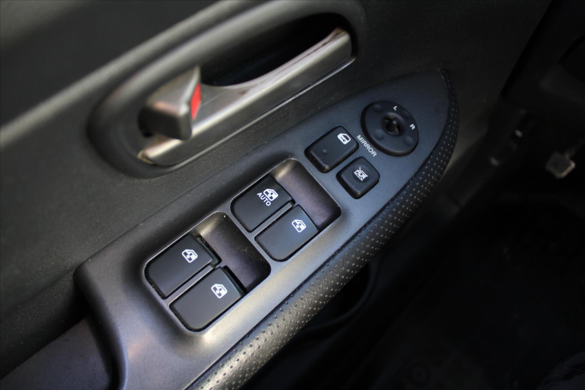 KIA Carens MPV 2,0 l 100 kw