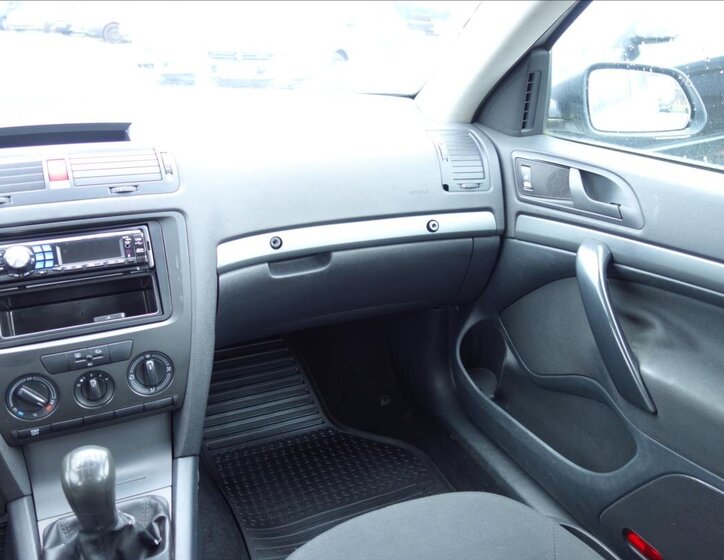 Škoda Octavia Liftback 1,6 l 75 kw