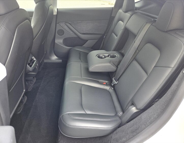 Tesla Model Y SUV / Terénní 0,0 378 kw