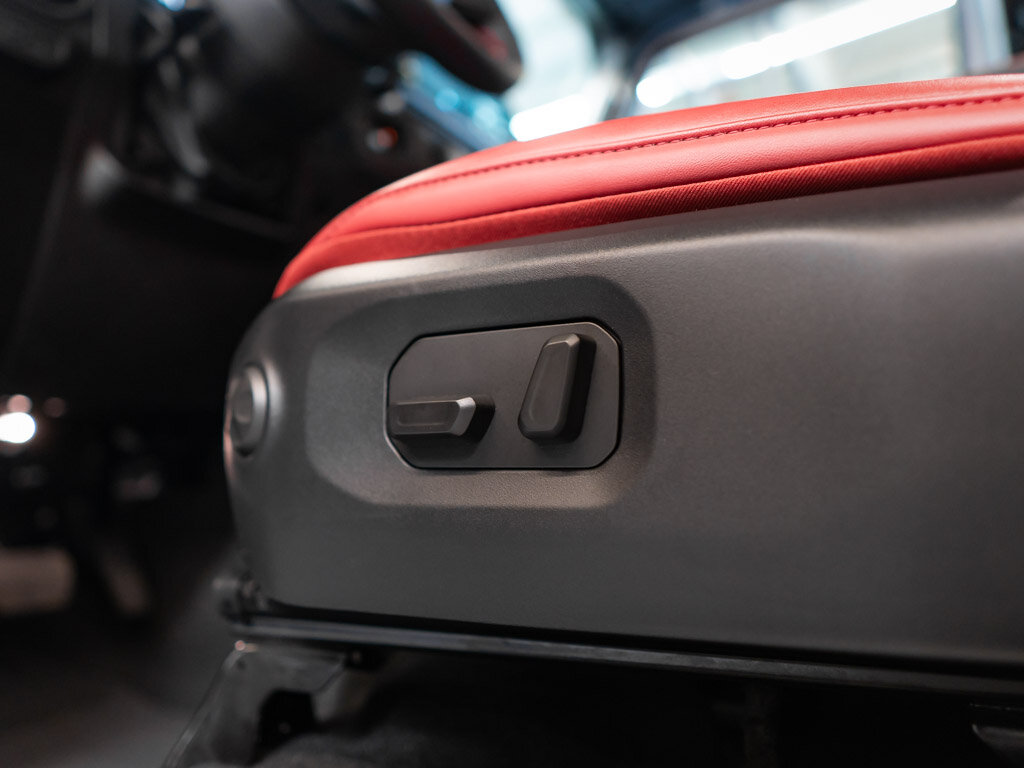 Jeep Wrangler Ostatní 6,4 l 350 kw