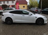 Tesla Model S Hatchback 0,0 493 kw