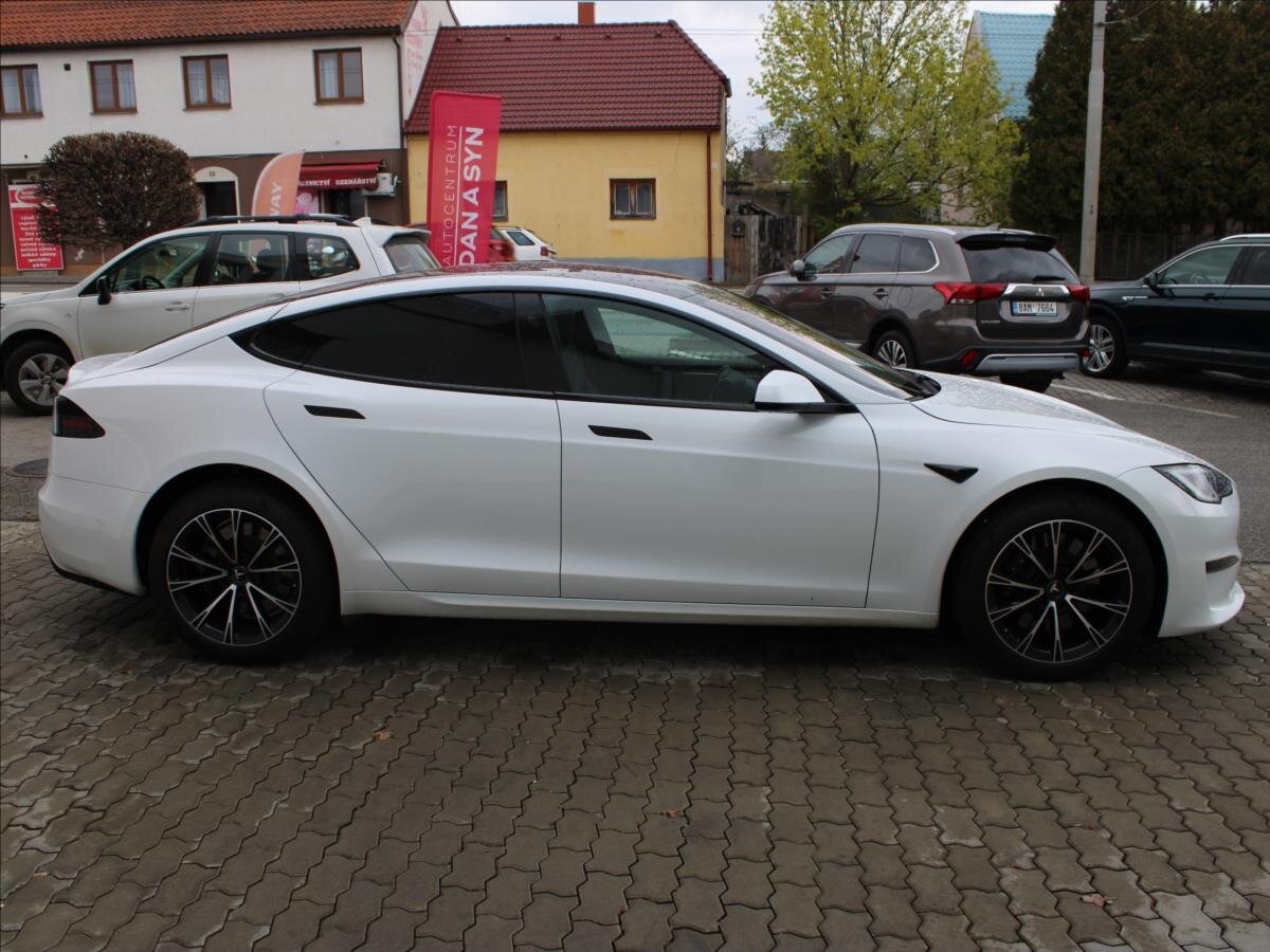 Tesla Model S Hatchback 0,0 493 kw