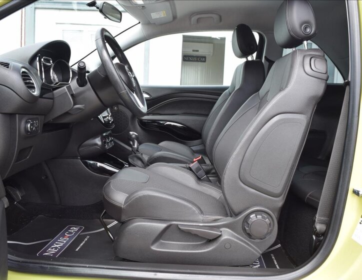 Opel Adam Hatchback 999,0 66 kw
