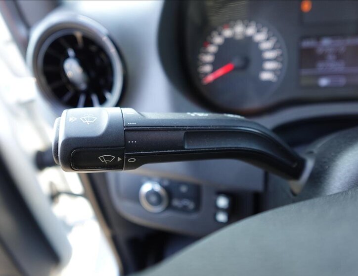 Mercedes-Benz Sprinter Sklápěč 2,1 l 105 kw