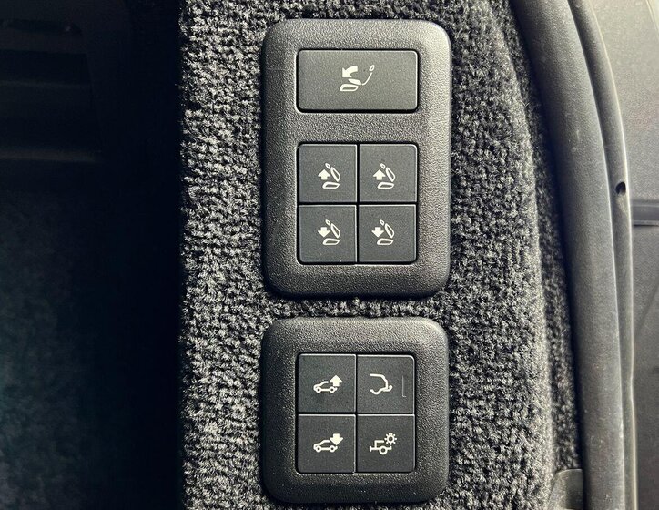 Land Rover Range Rover SUV / Terénní 3,0 l 190 kw