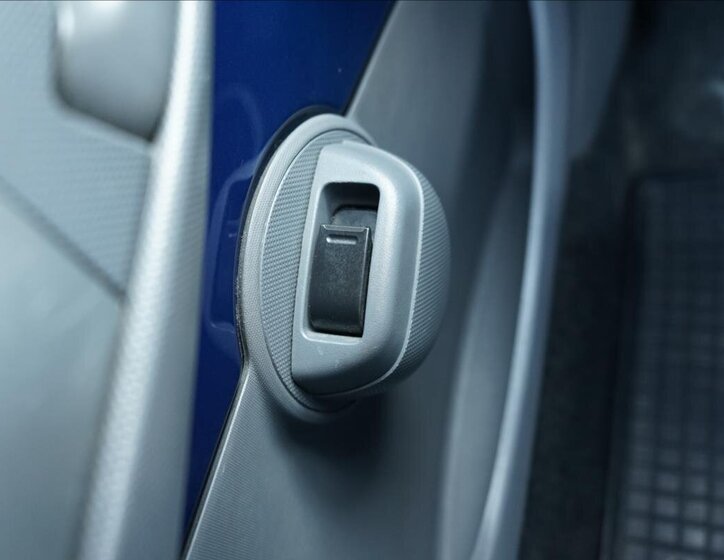 Peugeot 107 Hatchback 998,0 50 kw