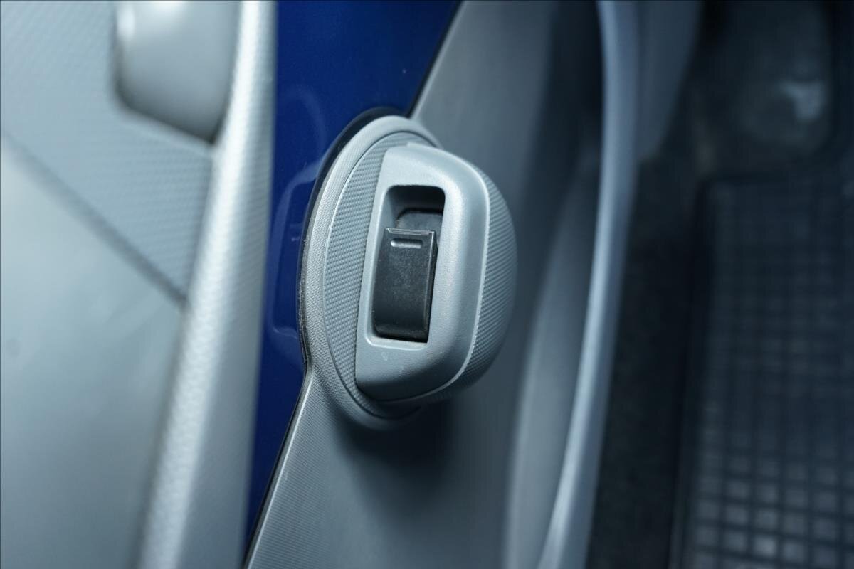 Peugeot 107 Hatchback 998,0 50 kw