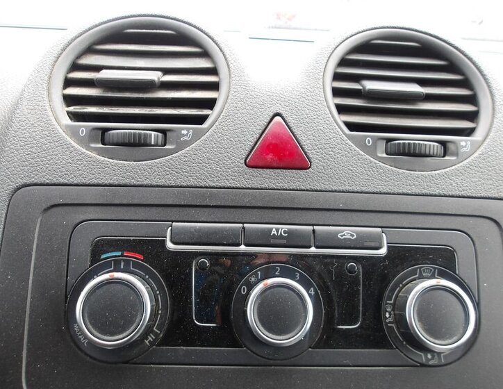 Volkswagen Caddy Skříň 1,6 l 55 kw