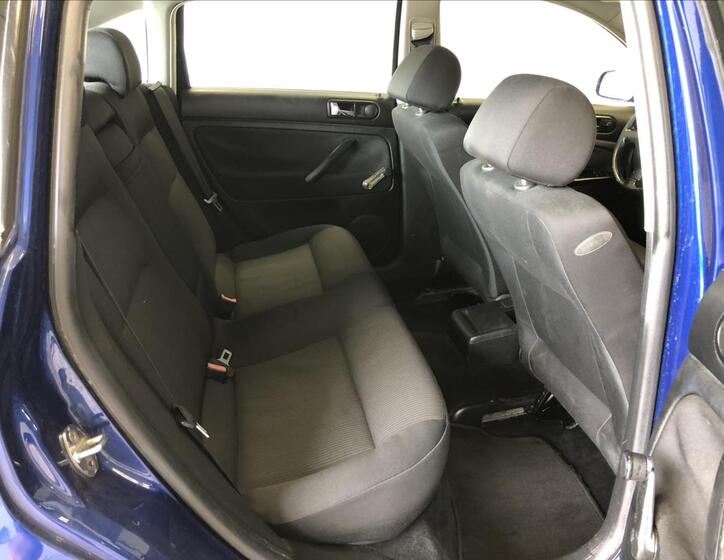 Volkswagen Passat 11