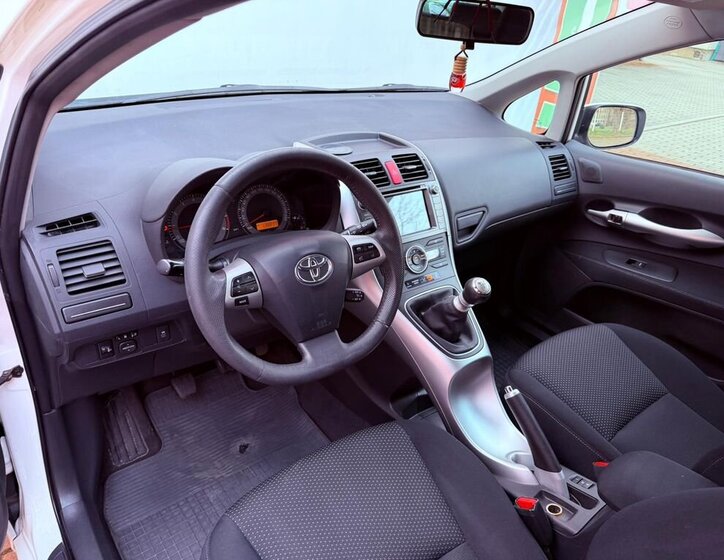Toyota Auris Hatchback 1,6 l 97 kw