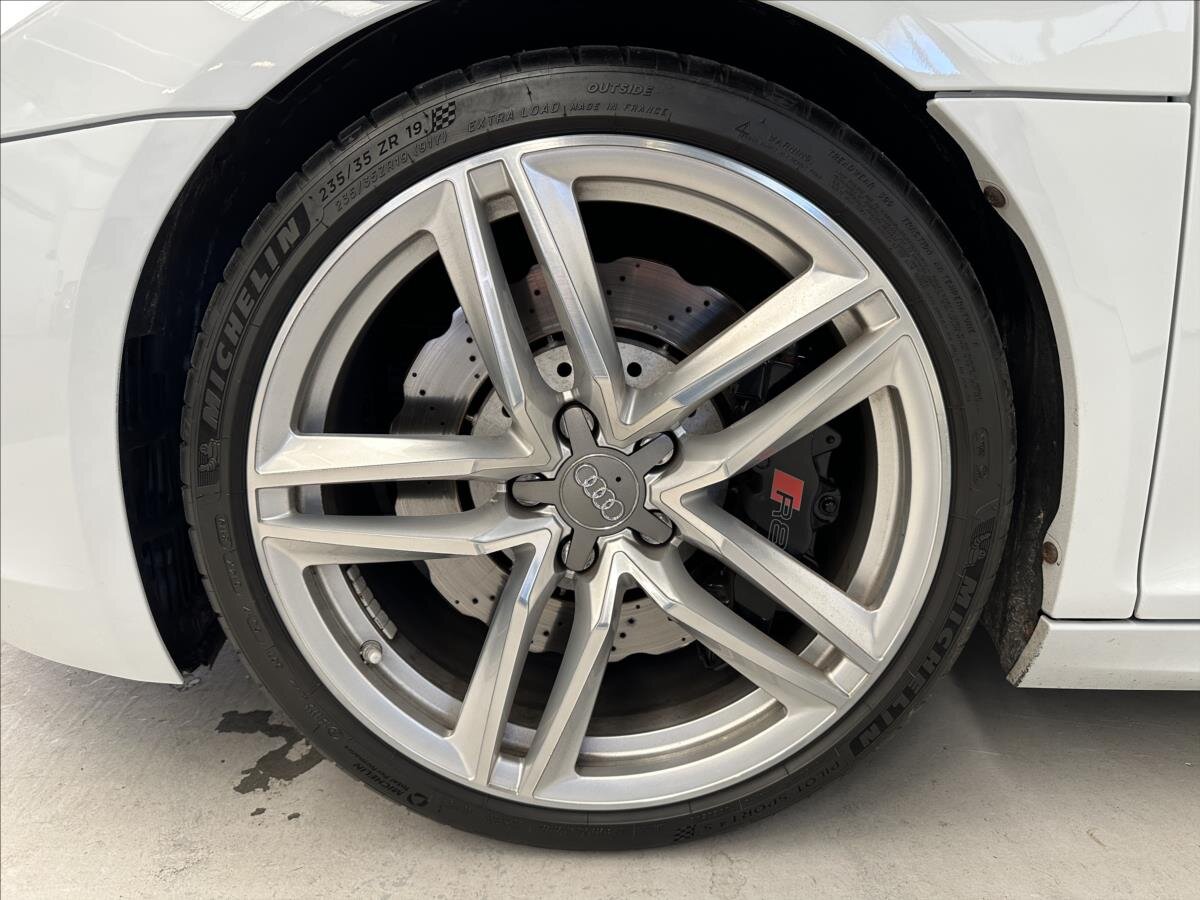 Audi R8 Kupé 5,2 l 386 kw