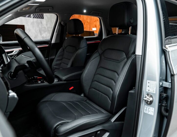 Volkswagen Touareg SUV 3,0 l 210 kw