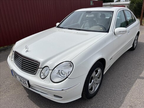 Mercedes-Benz Třídy E Sedan / Limuzína 3,2 l 165 kw