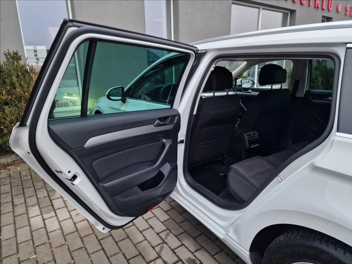 Volkswagen Passat Kombi 1,4 l 110 kw