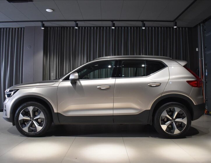 Volvo XC40 SUV / Terénní 2,0 l 145 kw