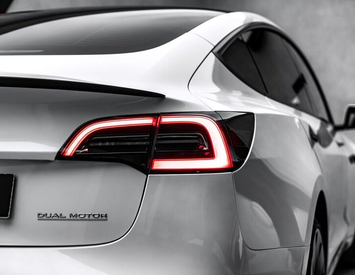 Tesla Model 3 Sedan 0,0 65 kw