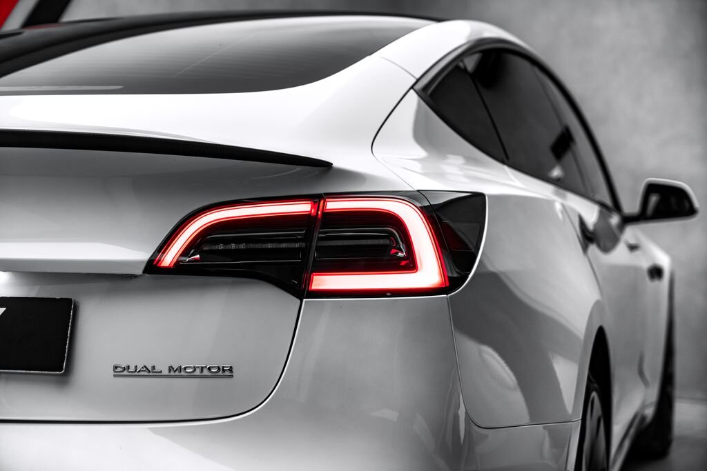 Tesla Model 3 Sedan 0,0 65 kw