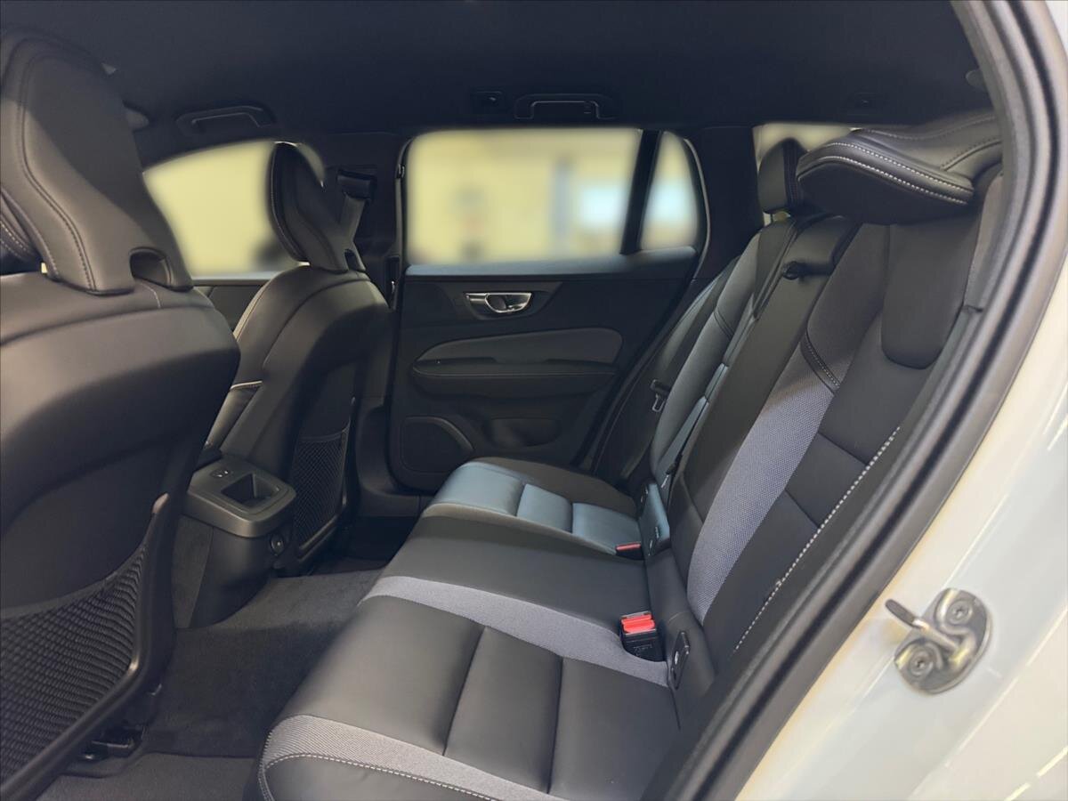 Volvo V60 Kombi 2,0 l 145 kw