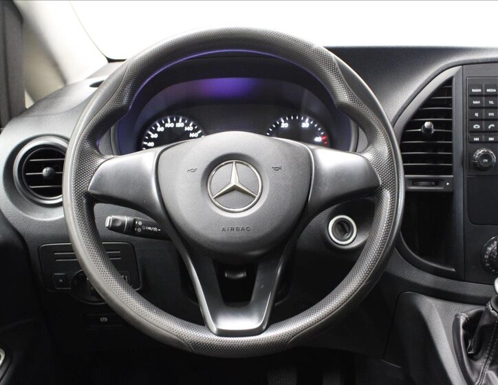 Mercedes-Benz Vito 17