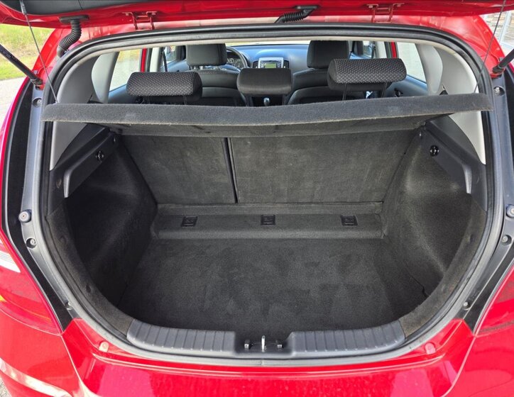 Hyundai i30 Hatchback 1,4 l 77 kw