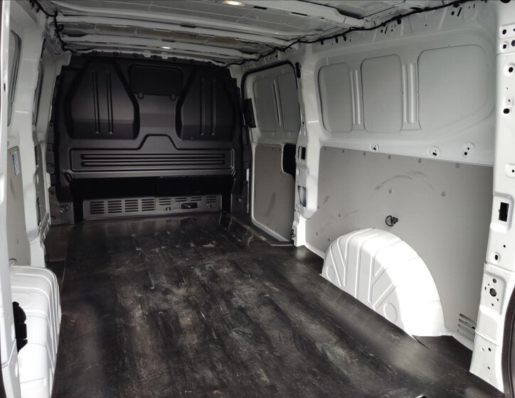 Volkswagen Transporter Skříň 2,0 l 110 kw