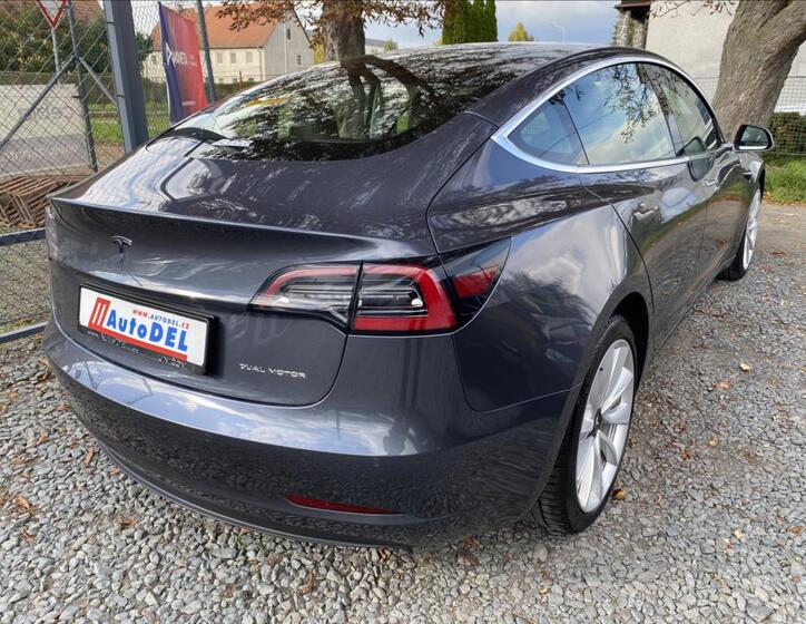 Tesla Model 3 7