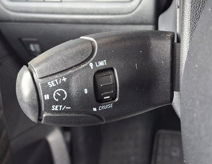 Peugeot 208 Hatchback 1,2 l 60 kw