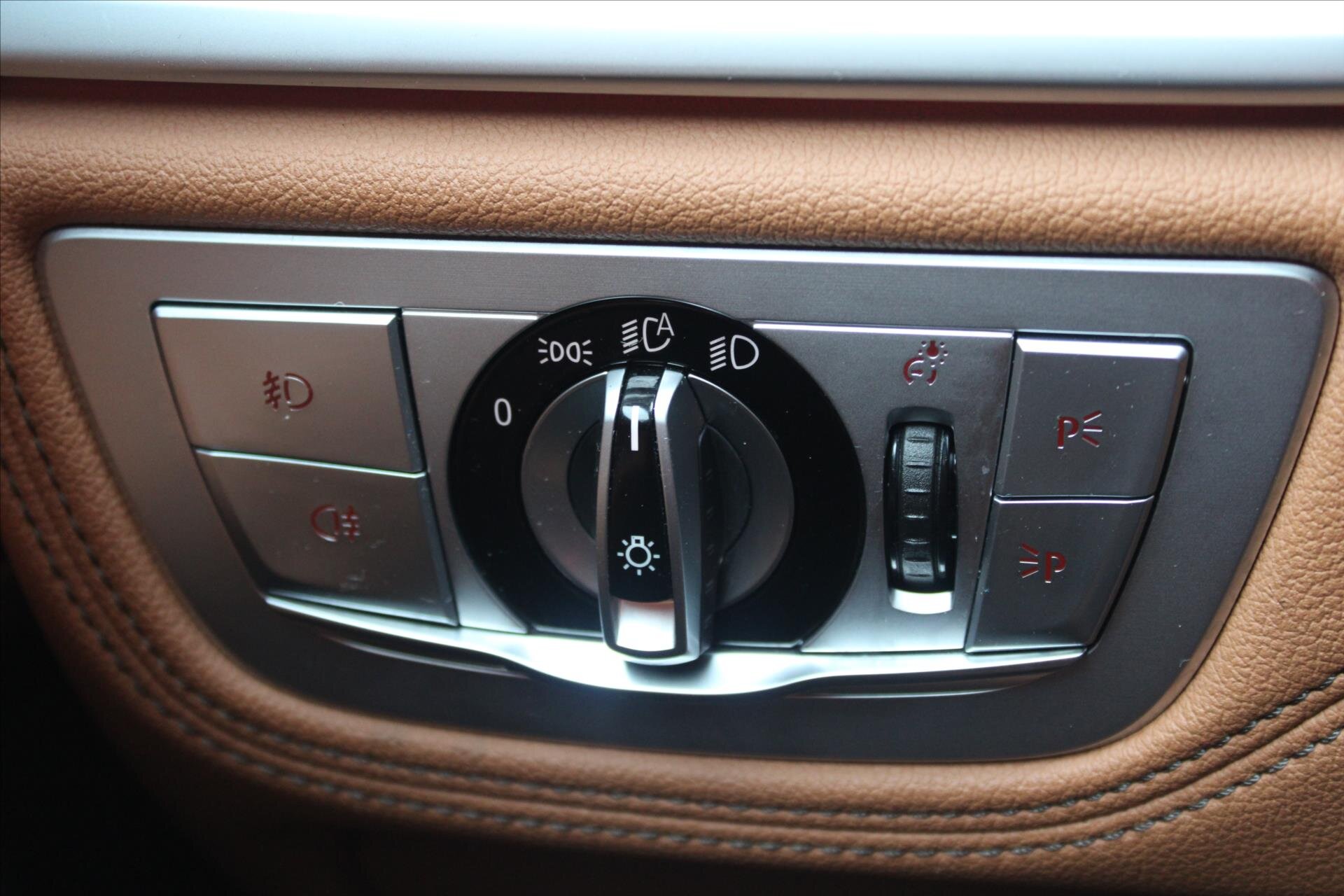 BMW Řada 7 Sedan / Limuzína 3,0 l 195 kw