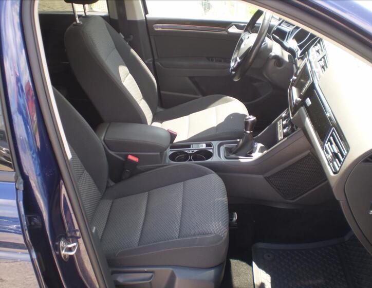 Volkswagen Touran 12