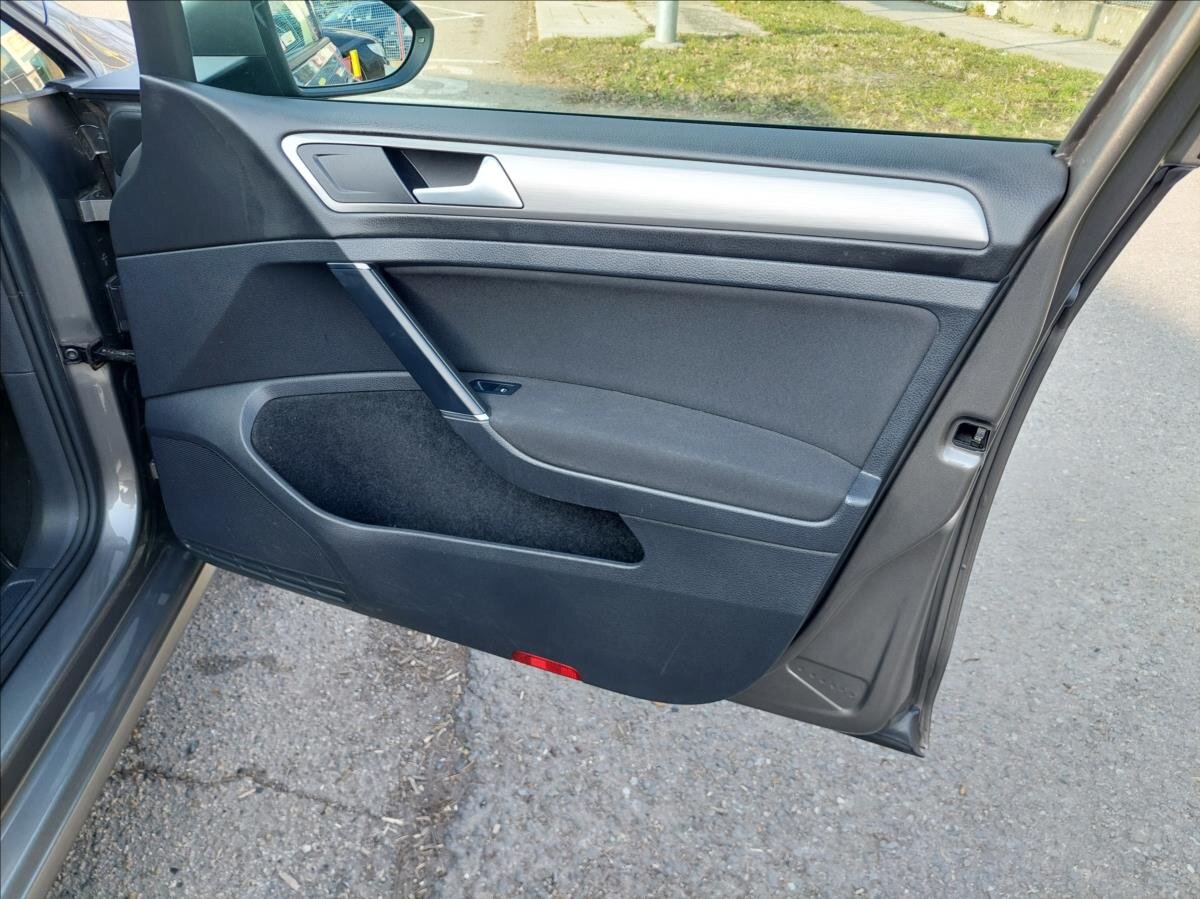 Volkswagen Golf Hatchback 1,2 l 81 kw