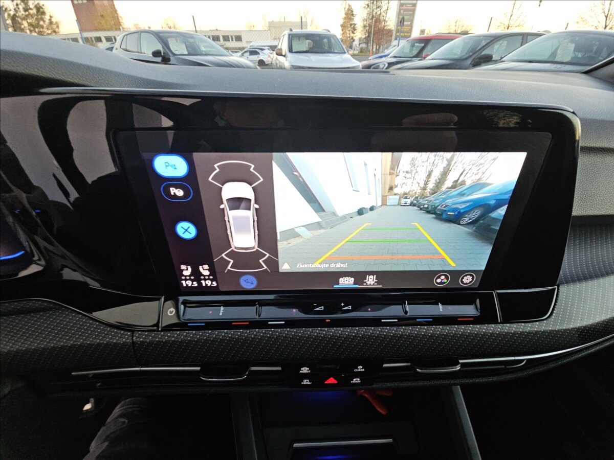 Volkswagen Golf Kombi 2,0 l 235 kw