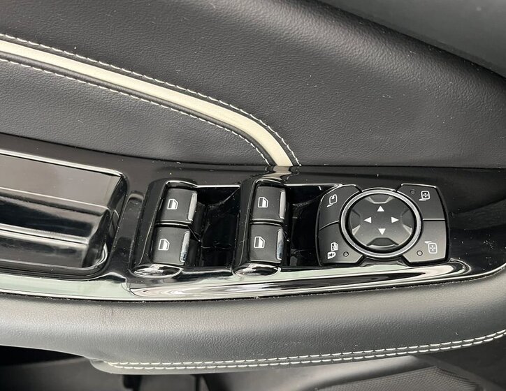 Ford S-MAX MPV 2,5 l 140 kw