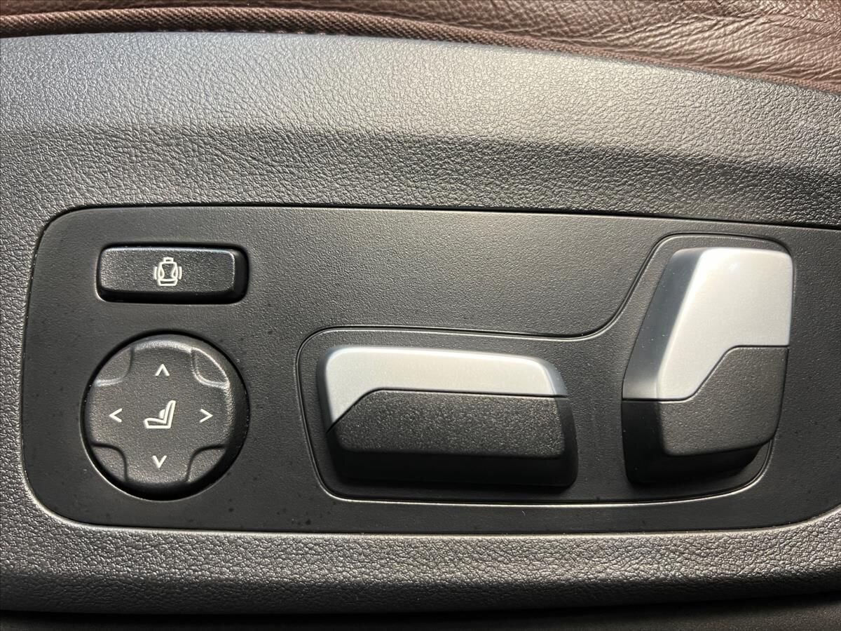 BMW X3 SUV / Terénní 2,0 l 135 kw