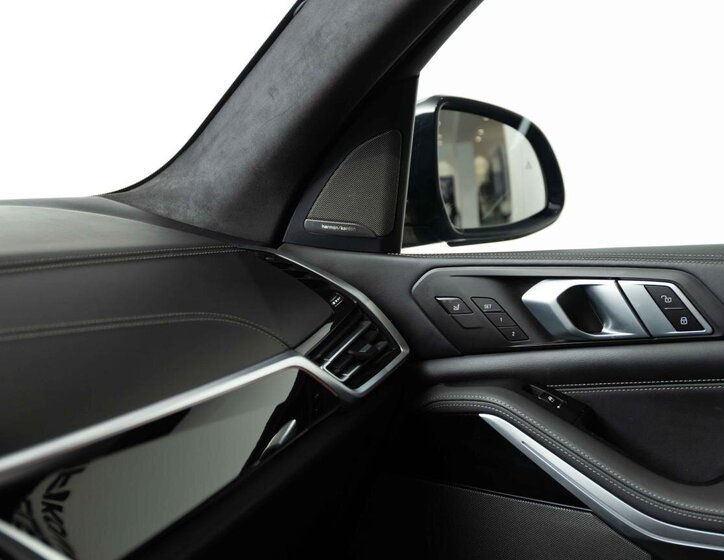 BMW X5 SUV 4,4 l 390 kw