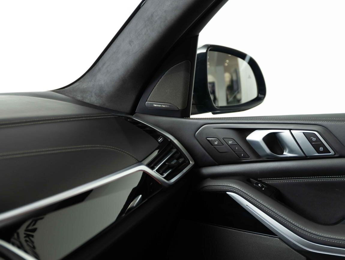 BMW X5 SUV 4,4 l 390 kw