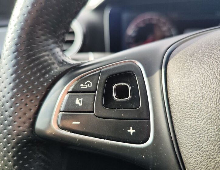 Mercedes-Benz Třídy E Kombi 2,0 l 143 kw