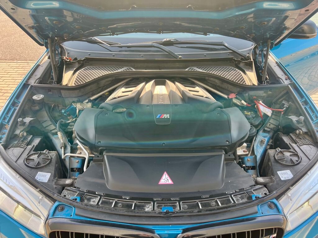 BMW X6 SUV / Terénní 4,4 l 512 kw