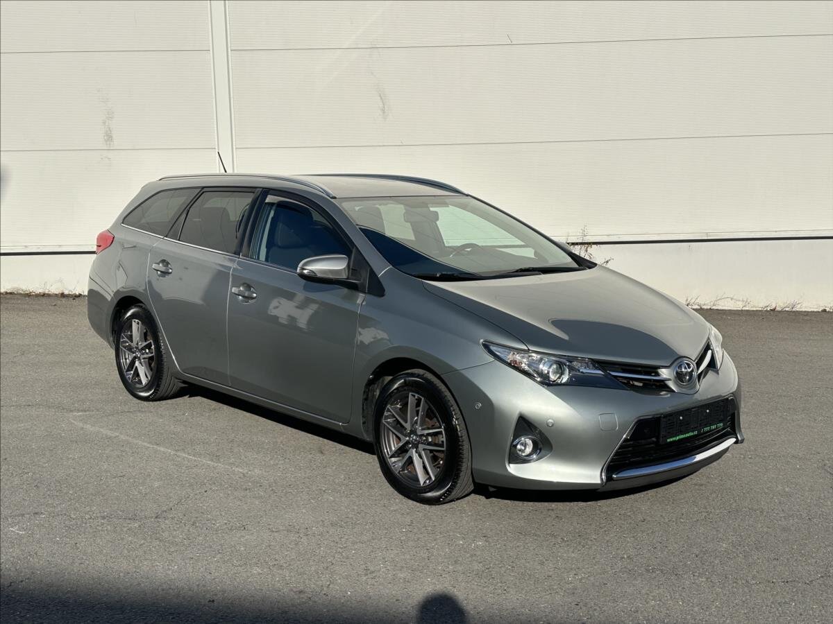 Toyota Auris Kombi 1,6 l 98 kw