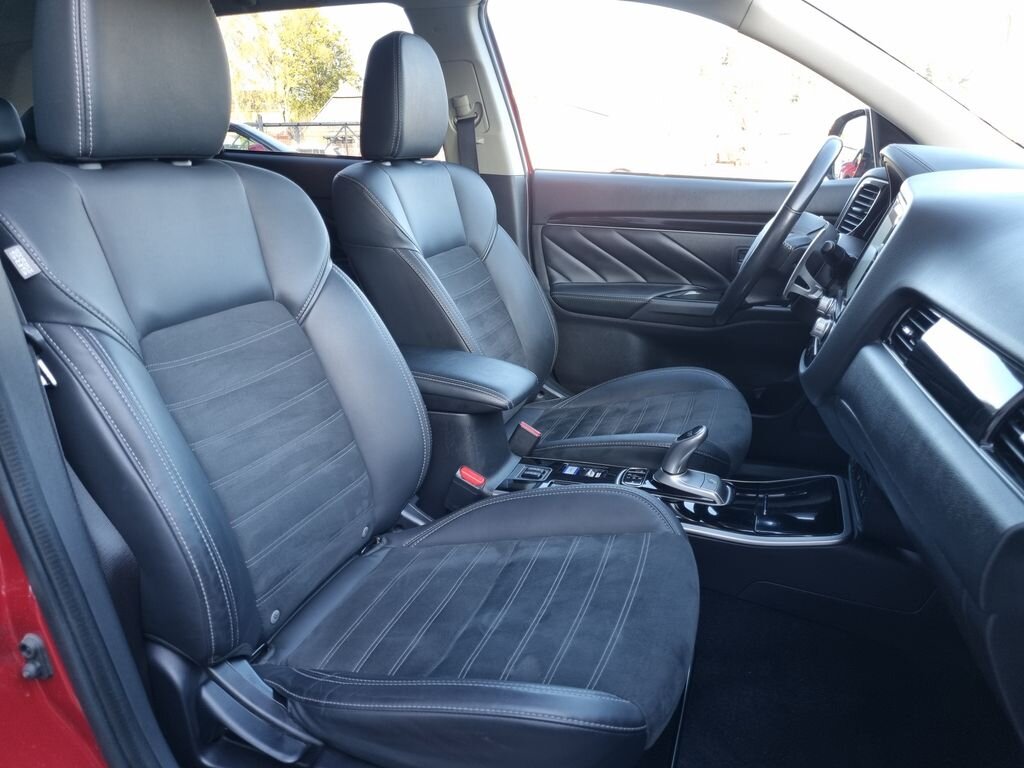 Mitsubishi Outlander SUV / Terénní 2,4 l 165 kw