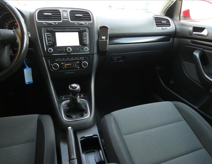 Volkswagen Golf Kombi 1,6 l 77 kw