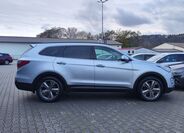 Hyundai Grand Santa Fe 4