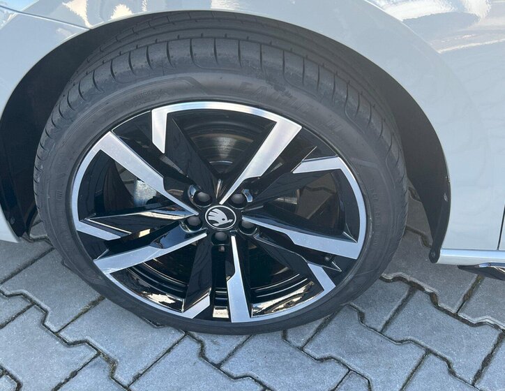 Škoda Scala Hatchback 1,0 l 85 kw