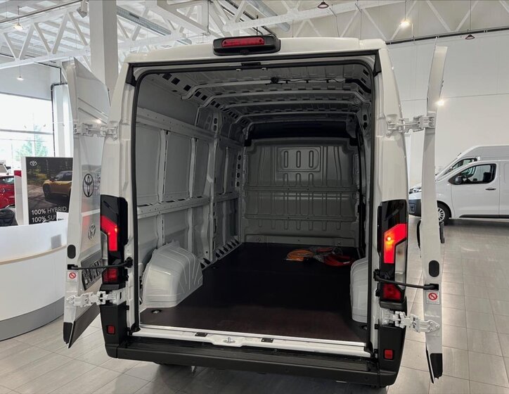 Toyota Proace Max 6