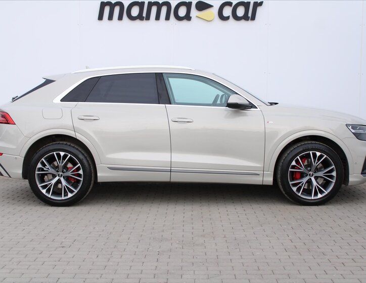 Audi Q8 SUV / Terénní 3,0 l 250 kw
