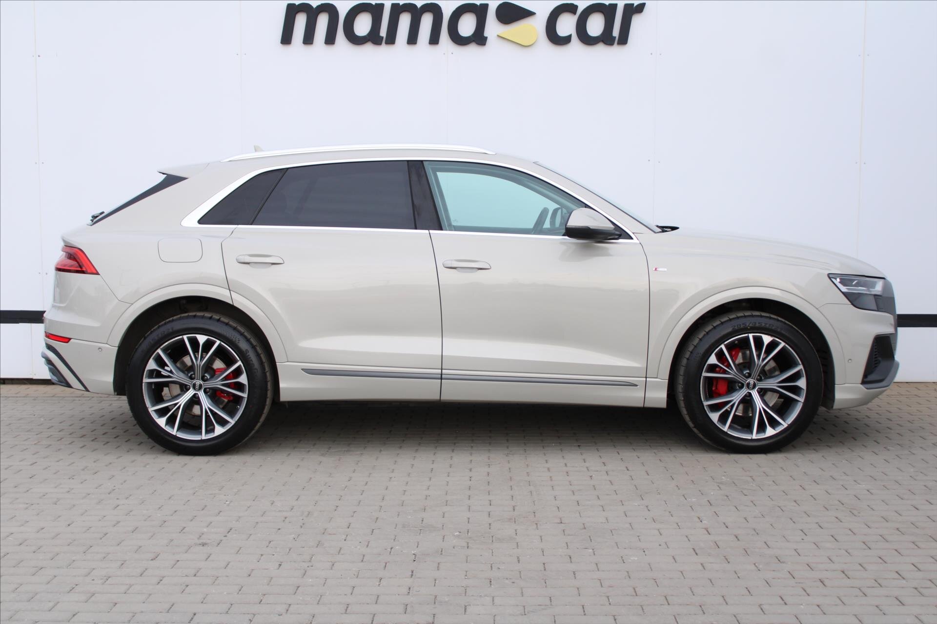 Audi Q8 SUV / Terénní 3,0 l 250 kw
