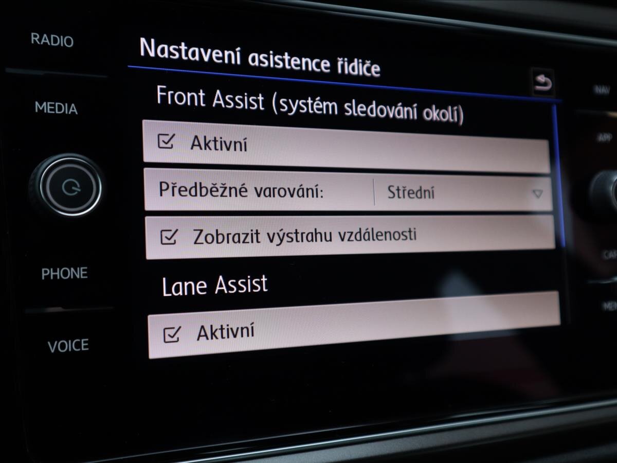 Volkswagen T-Roc CUV / Crossover 1,6 l 85 kw