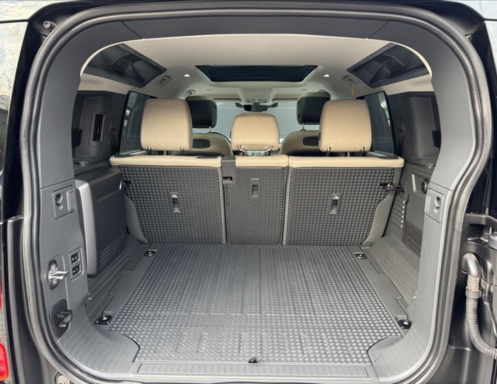 Land Rover Defender 13