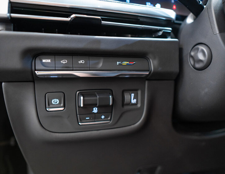 Cadillac Escalade SUV / Terénní 6,2 l 508 kw