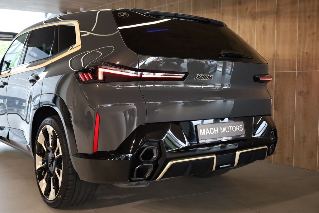 BMW XM SUV / Terénní 4,4 l 480 kw